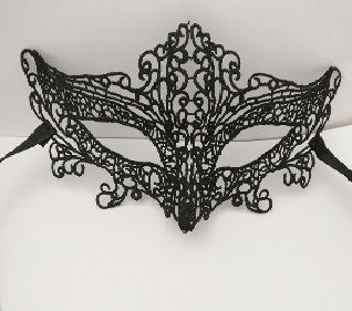 Кружевная маска на глаза в венецианском стиле